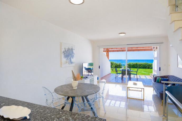  . - Villa Hera . (Photo Gallery) }}