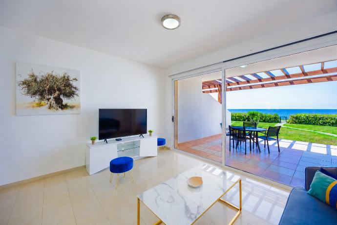  . - Villa Hera . (Photo Gallery) }}