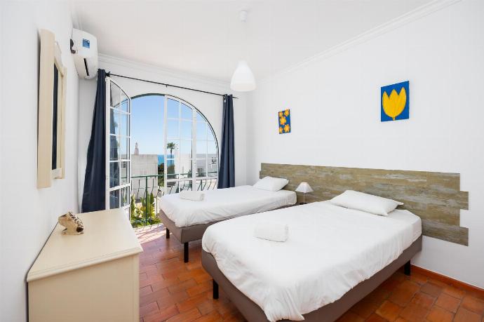 Twin bedroom with A/C . - Villa Lili . (Photo Gallery) }}