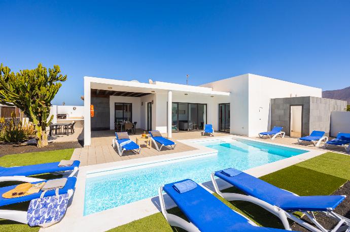 Beautiful villa with private pool and terrace . - Villa Aurora . (Photo Gallery) }}