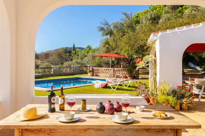 Sheltered terrace area . - Villa La Higuera . (Photo Gallery) }}
