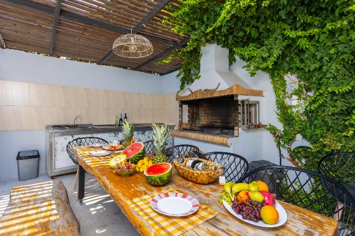 Terrace area with BBQ . - Villa Sonata . (Photo Gallery) }}