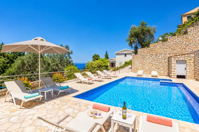 Beautiful villa with private pool, terraces, and garden with panoramic sea views . - Villa Ariadne . (Photo Gallery) }}