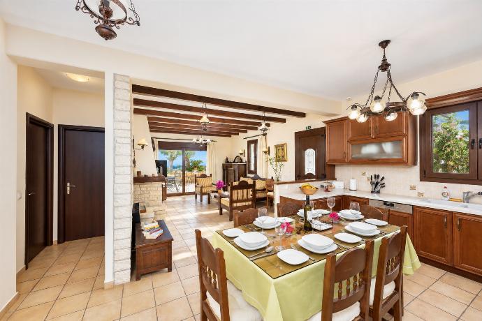 Equipped kitchen . - Villa Ariadne . (Photo Gallery) }}