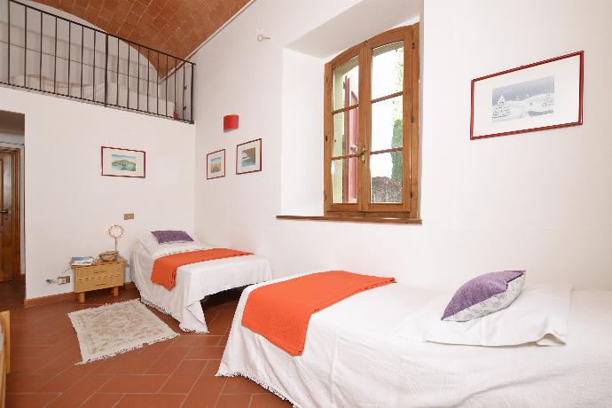  . - Villa Piandisette . (Photo Gallery) }}