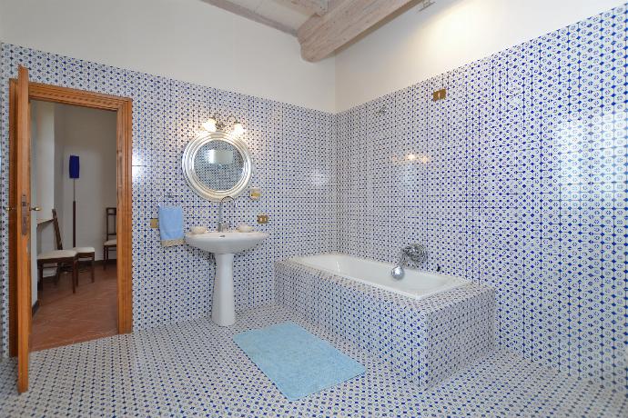  . - Villa Piandisette . (Photo Gallery) }}