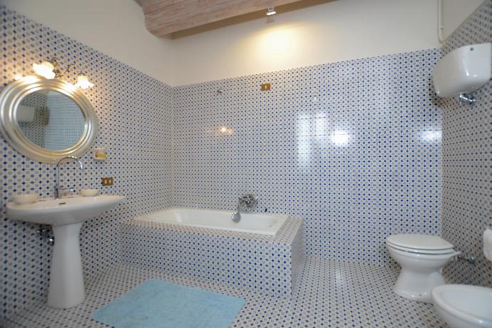  . - Villa Piandisette . (Photo Gallery) }}