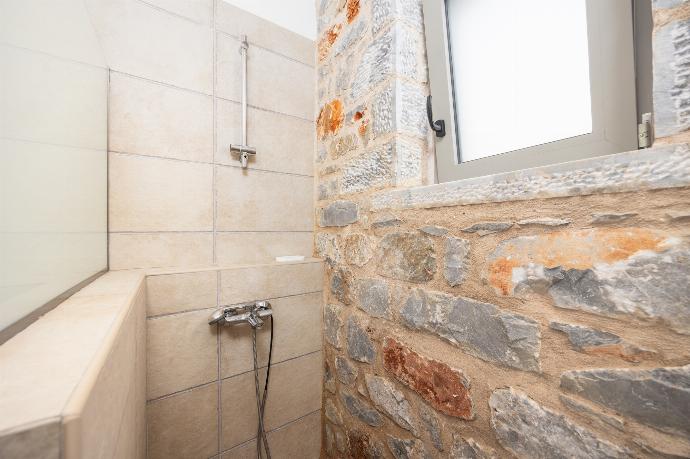 Family bathroom with shower . - Villa Dioni Ena . (Photo Gallery) }}