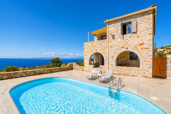  . - Villa Dioni Ena . (Photo Gallery) }}