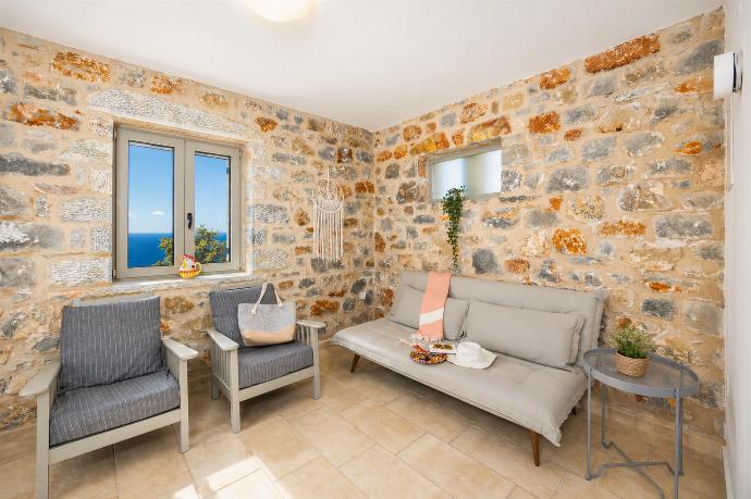  . - Villa Dioni Ena . (Photo Gallery) }}