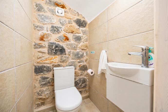  . - Villa Dioni Ena . (Photo Gallery) }}