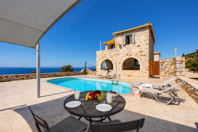  . - Villa Dioni Ena . (Photo Gallery) }}