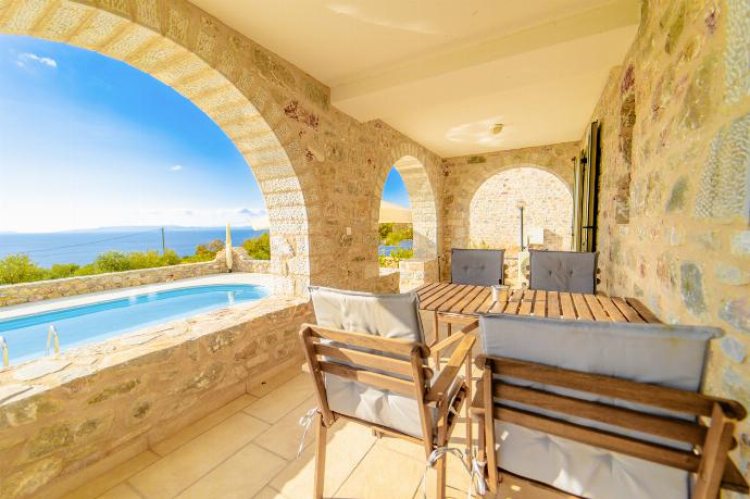  . - Villa Dioni Thio . (Photo Gallery) }}