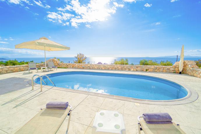  . - Villa Dioni Thio . (Photo Gallery) }}