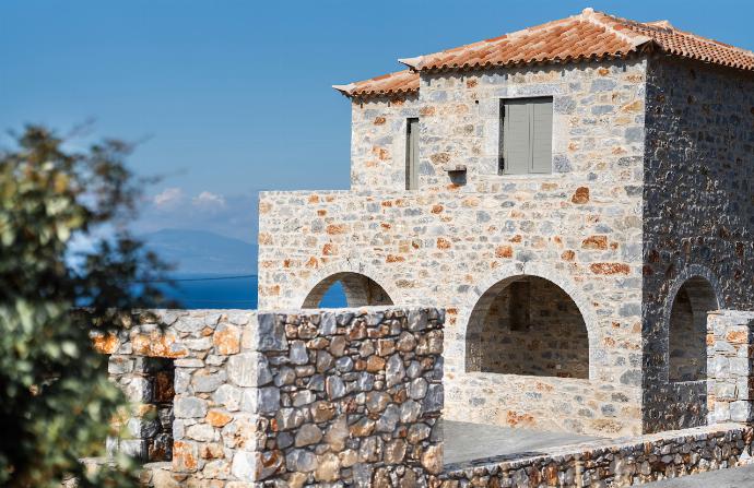  . - Villa Dioni Tria . (Photo Gallery) }}