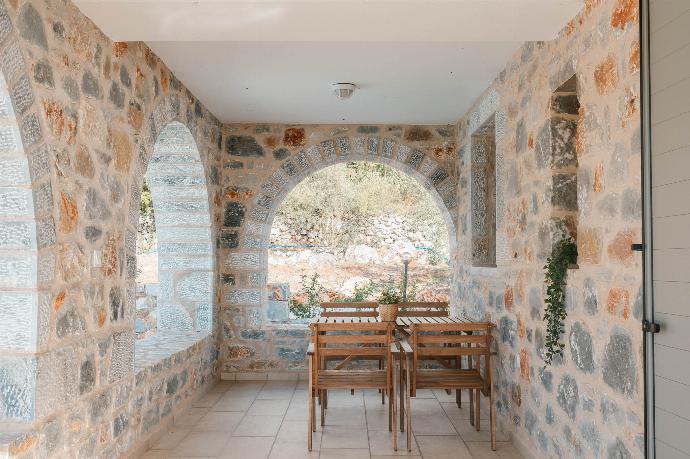  . - Villa Dioni Tria . (Photo Gallery) }}