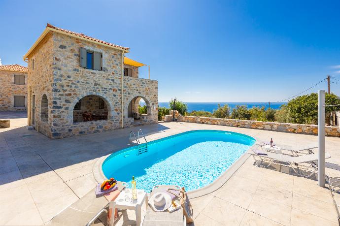 ,Beautiful villa with private pool and terrace with sea views . - Villa Dioni Tria . (Photo Gallery) }}