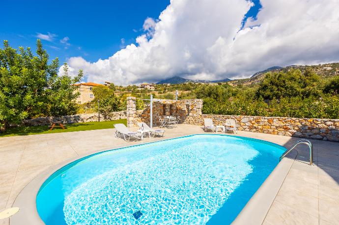 Private pool and terrace with sea views . - Villa Dioni Tria . (Photo Gallery) }}
