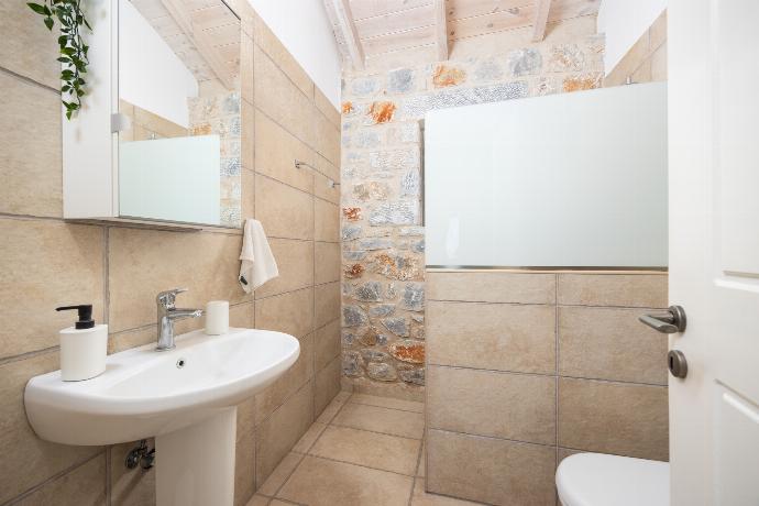 Family bathroom with shower . - Villa Dioni Tria . (Photo Gallery) }}