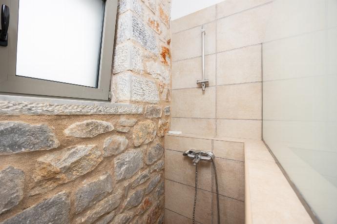 Family bathroom with shower . - Villa Dioni Tria . (Photo Gallery) }}