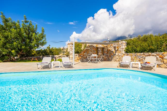 Private pool and terrace with sea views . - Villa Dioni Tria . (Photo Gallery) }}