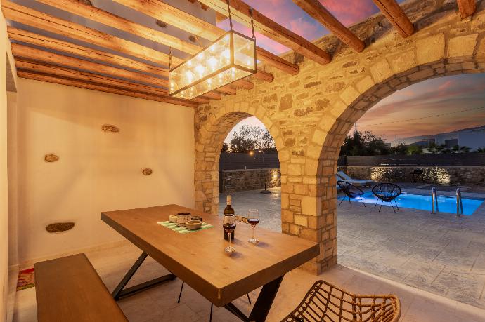 Night view . - La Casa Di Pietre 2 . (Photo Gallery) }}
