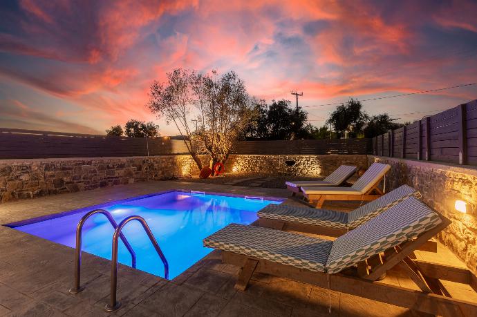 Night view . - La Casa Di Pietre 3 . (Photo Gallery) }}