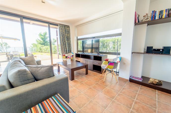  . - Villa Kalma . (Photo Gallery) }}