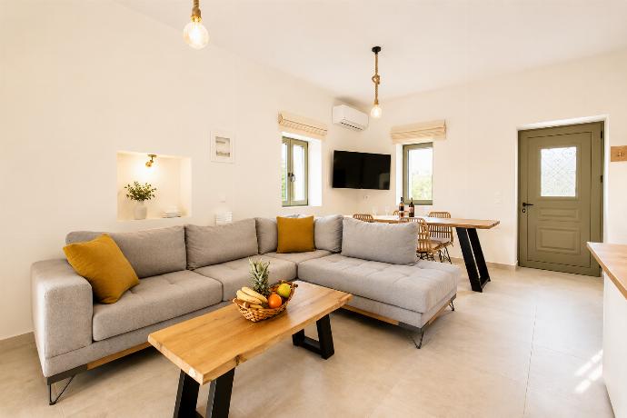  . - Villa Castillo Thio . (Photo Gallery) }}