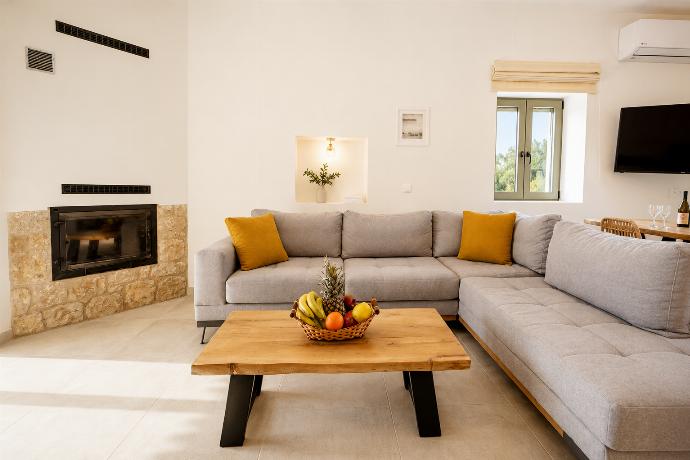  . - Villa Castillo Thio . (Photo Gallery) }}