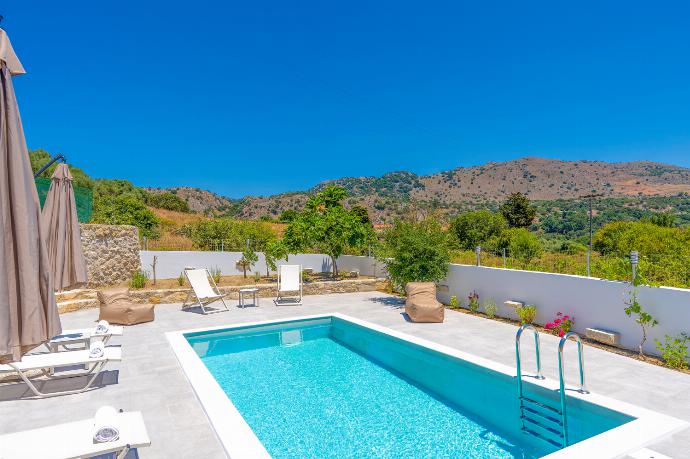  . - Villa Koupos . (Galería de imágenes) }}