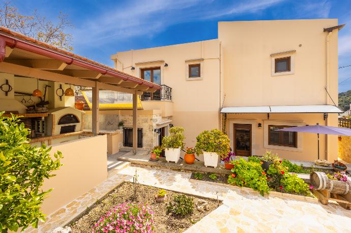 Beautiful villa with private pool and terrace . - Villa Koupos . (Photo Gallery) }}