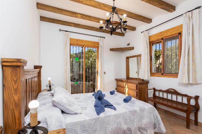 Double bedroom with A/C . - Villa Bonifacio . (Photo Gallery) }}
