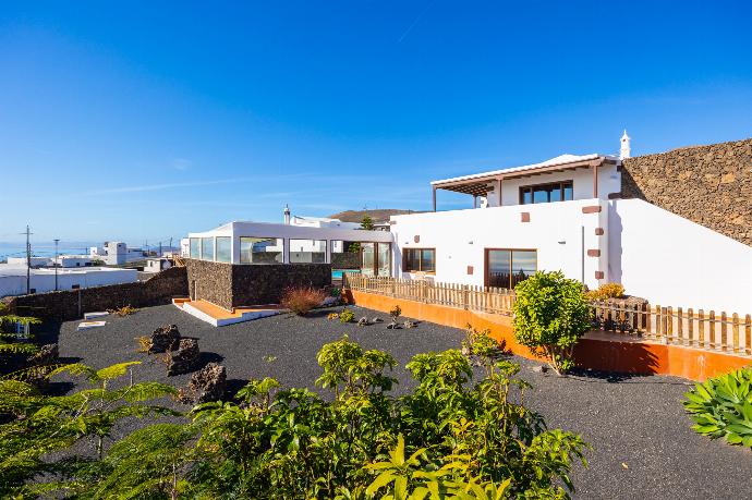 Garden area . - Villa Asomada . (Photo Gallery) }}