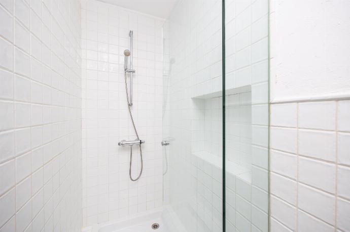 Family bathroom with shower . - Villa Asomada . (Photo Gallery) }}