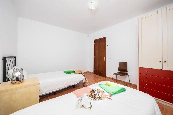 Twin bedroom with A/C . - Villa Asomada . (Photo Gallery) }}