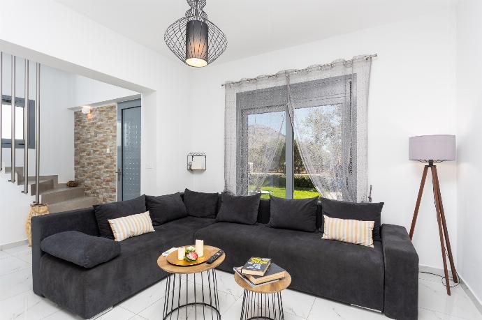 Double bedroom with A/C . - Villa Livis 1 . (Photo Gallery) }}
