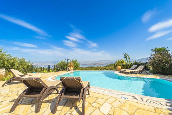 Beautiful villa with private pool and terrace with panoramic sea views . - Villa Emily . (Galerie de photos) }}