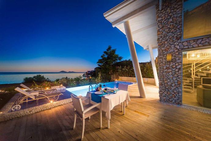 Outside area . - Villa Pavilion . (Photo Gallery) }}