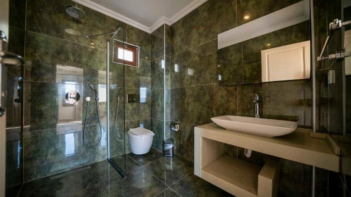  . - Villa Pearl . (Photo Gallery) }}