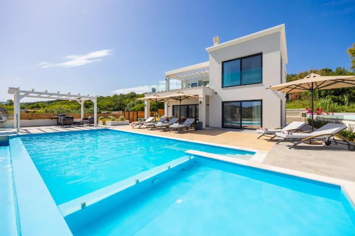 Play VILLA HALCYON Video