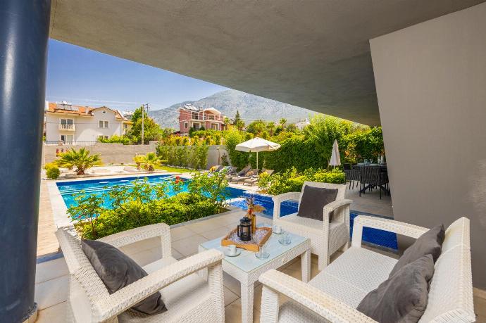 Sheltered terrace area . - Villa Moderno B . (Photo Gallery) }}