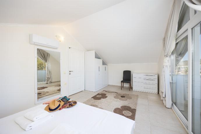 Villa Valley 5