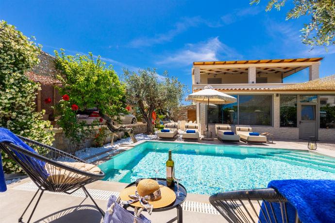 Beautiful villa with private pool, terrace, and garden . - Villa Ammos . (Photo Gallery) }}