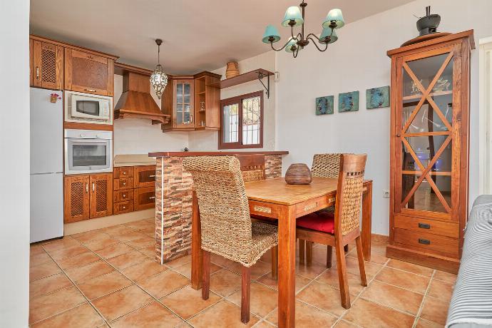 Equipped kitchen . - Villa Los Espejos De Frigiliana . (Photo Gallery) }}