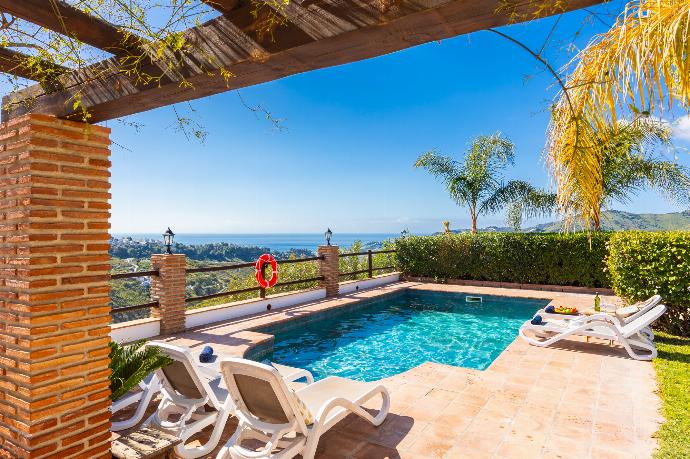 Private pool and terrace with sea views . - Villa Los Espejos De Frigiliana . (Photo Gallery) }}