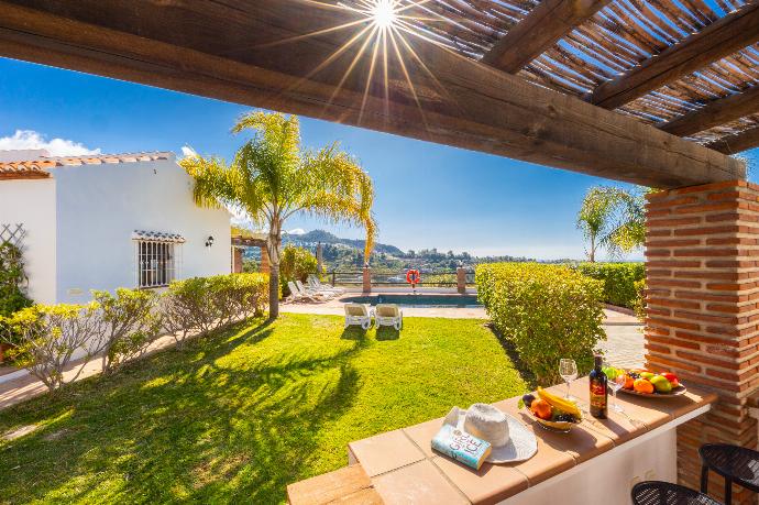 Garden area . - Villa Los Espejos De Frigiliana . (Photo Gallery) }}