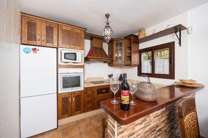 Equipped kitchen . - Villa Los Espejos De Frigiliana . (Photo Gallery) }}