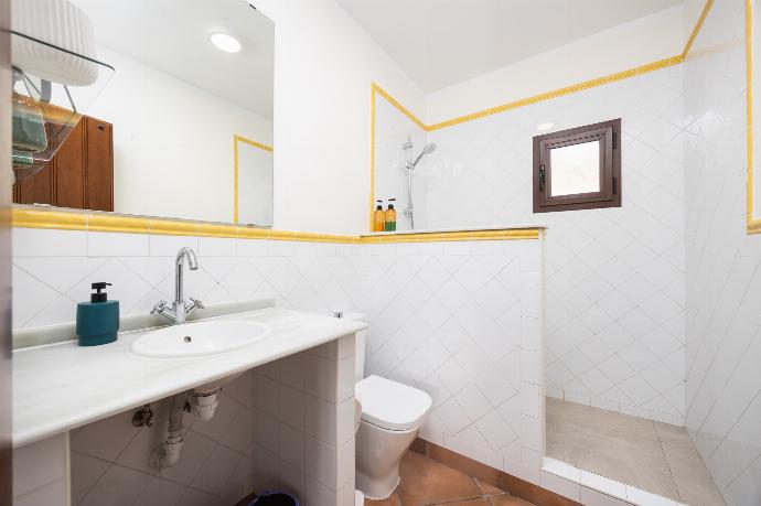 Family bathroom with shower . - Villa Los Espejos De Frigiliana . (Photo Gallery) }}