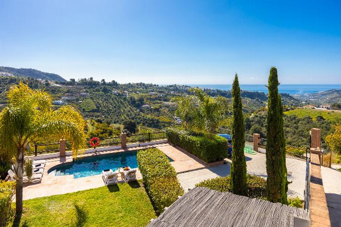 Private pool and terrace with sea views . - Villa Los Espejos De Frigiliana . (Photo Gallery) }}